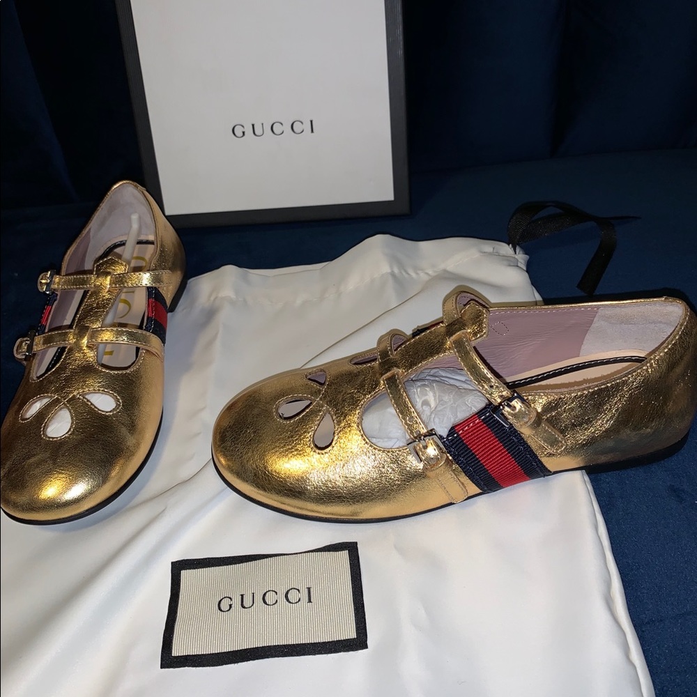 ❌SOLD❌CHILDRENS gold metallic leather shoes